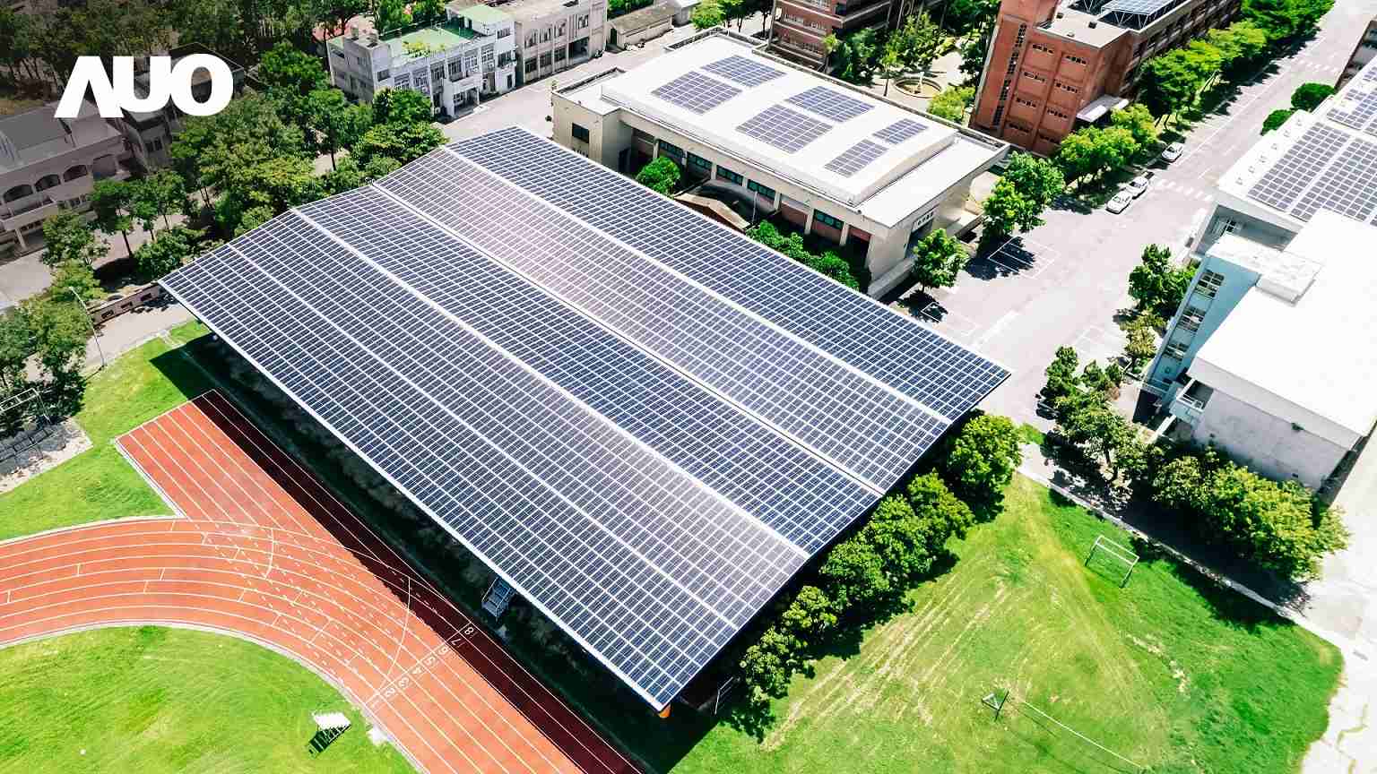 开云电子SunSteel光电整合型浪板具备快速安装、、、轻量化优势，，，可提升15%发电效能，，，，通过国际IEC与台湾VPC认证安全、、防漏、、、耐候标准